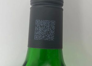 QR-Code-auf-Flaschenkopf-300x216